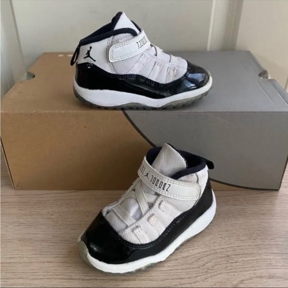 Nike Air Jordan 11 Retro TD 'Concord' Toddler Sneakers - SZ 9 C - Picture 7 of 12